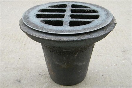 泄水管